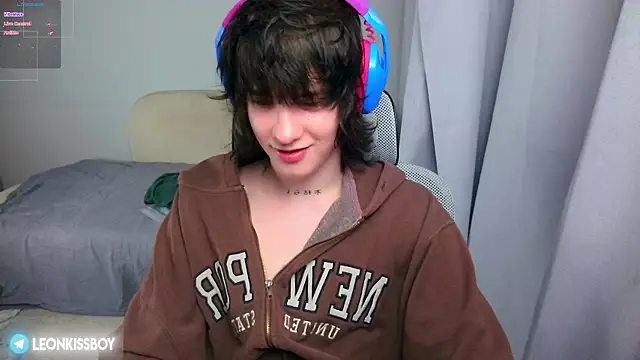 LeonBoykisser online show from 06/11/26, 06:50