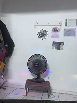 MorenaCariok online show from 06/24/26, 12:09