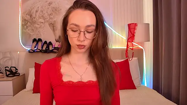 Emily Simon online show from 06/12/26, 05:50