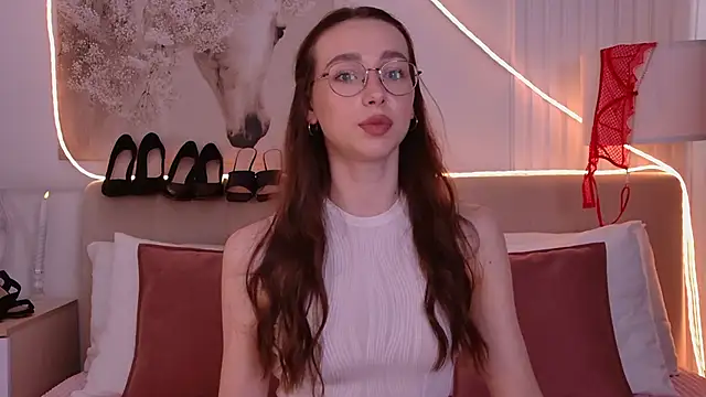 Emily Simon online show from 07/01/26, 05:20