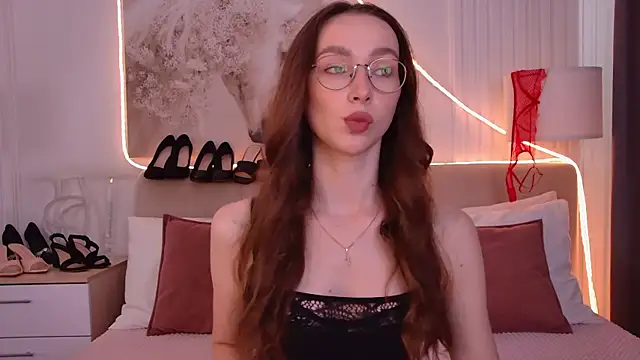 Emily Simon online show from 07/18/26, 05:22