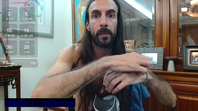 Snapshot of aircum99 chatting on 06/10/26, 12:11 aircum99 online show from 06/10/26, 12:11
