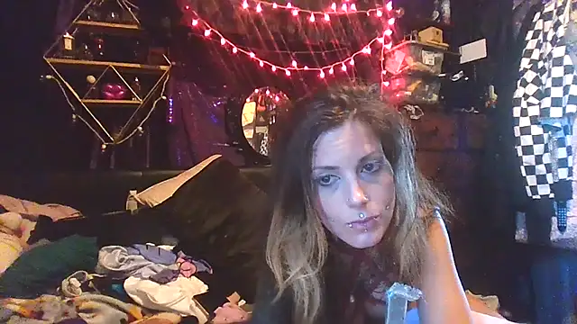 Snapshot of allymoon1369 chatting on 07/04/26, 12:06 allymoon1369 online show from 07/04/26, 12:06