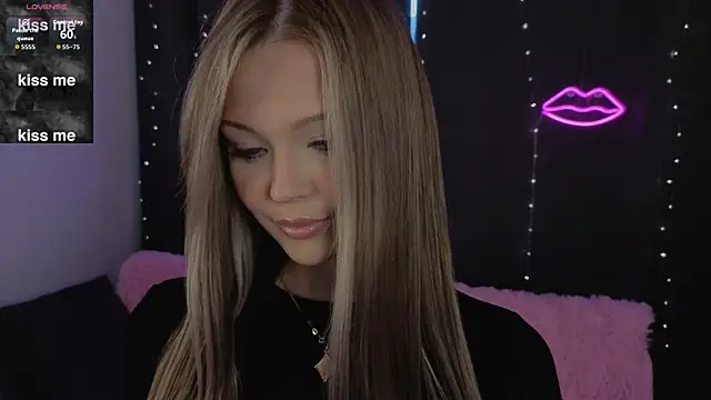 ElsaDivine online show from 07/19/26, 04:00