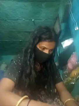 Snapshot of priyasharma899 chatting on 03/14/26, 04:23 priyasharma899 online show from 03/14/26, 04:23