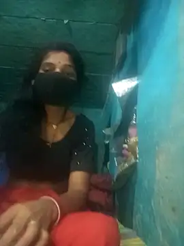 Snapshot of priyasharma899 chatting on 03/19/26, 01:42 priyasharma899 online show from 03/19/26, 01:42