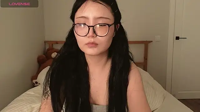 nullgirl online show from 05/12/26, 11:46