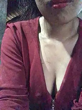 Snapshot of Maria_xx01 chatting on 05/11/26, 01:33 Maria xx01 online show from 05/11/26, 01:33
