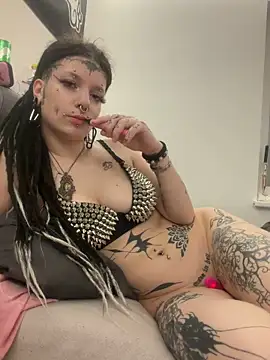 Snapshot of demonLamia chatting on 05/02/26, 04:23 demonLamia online show from 05/02/26, 04:23