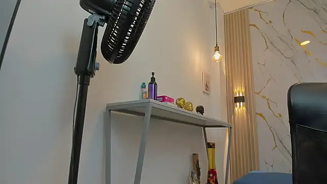 Zoey Taylor07 online show from 05/23/26, 12:20
