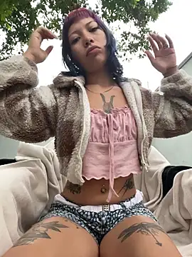 Snapshot of Namii_cute chatting on 02/19/26, 11:50 Namii cute online show from 02/19/26, 11:50