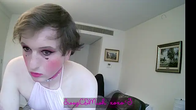 Snapshot of SissyCDMish chatting on 07/15/26, 01:11 SissyCDMish online show from 07/15/26, 01:11