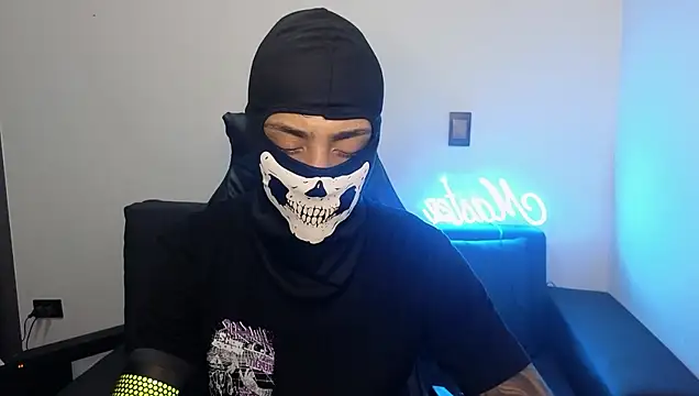 Snapshot of cash_master888 chatting on 02/14/26, 11:23 cash master888 online show from 02/14/26, 11:23