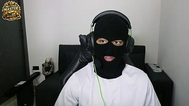 Snapshot of cash_master888 chatting on 03/12/26, 12:39 cash master888 online show from 03/12/26, 12:39