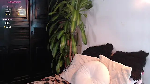 Mia Volkova  online show from 05/25/26, 02:56