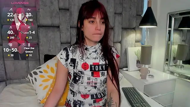 Snapshot of JenniQ69 chatting on 04/27/26, 06:39 JenniQ69 online show from 04/27/26, 06:39