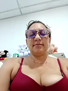 Snapshot of mariacarlota chatting on 05/07/26, 01:16 mariacarlota online show from 05/07/26, 01:16