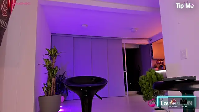 Snapshot of LennerCollins_ chatting on 04/04/26, 02:10 LennerCollins online show from 04/04/26, 02:10