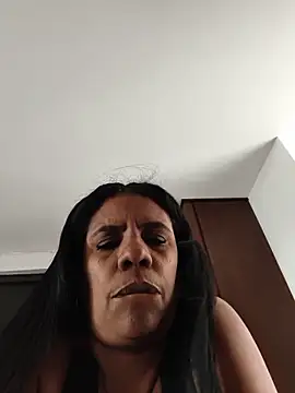 Zeyllyjhonson online show from 05/27/26, 04:15