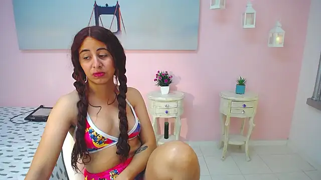 Snapshot of scarlett_clyde chatting on 03/01/26, 01:46 scarlett clyde online show from 03/01/26, 01:46