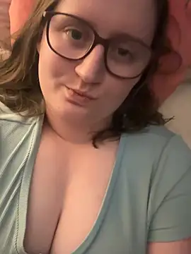 lucycomestrue online show from 07/02/26, 01:49
