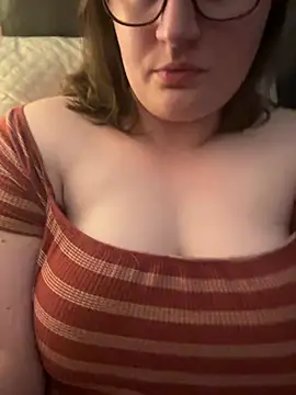 lucycomestrue online show from 07/03/26, 12:17