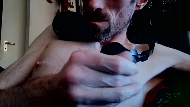 Snapshot of BlnAktivGay chatting on 02/27/26, 10:26 BlnAktivGay online show from 02/27/26, 10:26