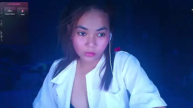 Snapshot of Pearlveil chatting on 02/23/26, 06:00 Pearlveil online show from 02/23/26, 06:00