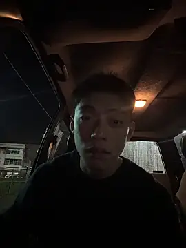 Snapshot of Yooo17 chatting on 02/15/26, 01:31 Yooo17 online show from 02/15/26, 01:31