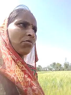 Snapshot of Juli_rathore chatting on 02/25/26, 05:50 Juli rathore online show from 02/25/26, 05:50