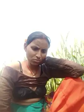 Snapshot of Juli_rathore chatting on 03/02/26, 07:15 Juli rathore online show from 03/02/26, 07:15