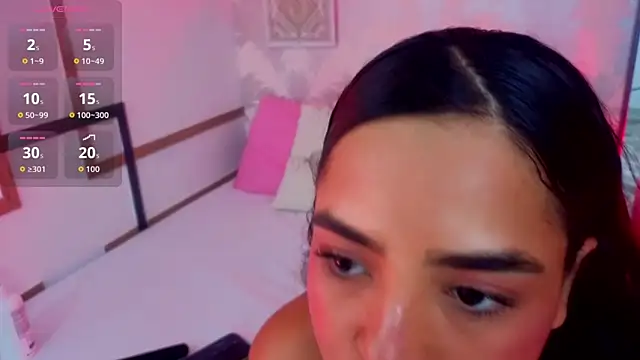 Emma Thompssonn online show from 04/29/26, 12:09