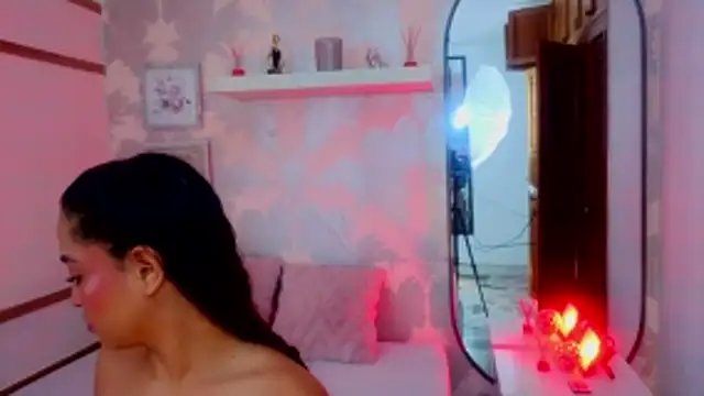 Emma Thompssonn online show from 05/04/26, 12:01