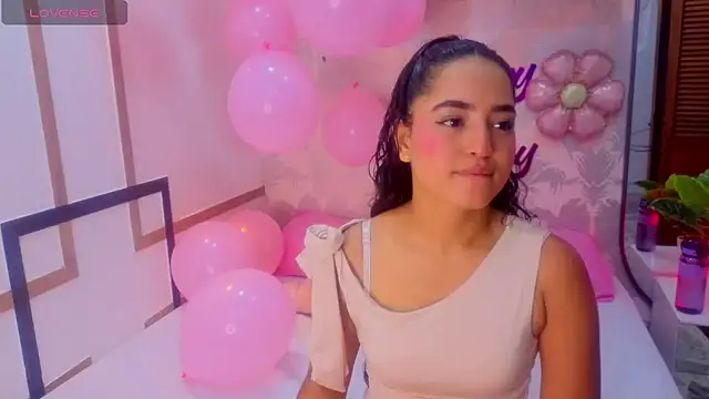 Emma Thompssonn online show from 06/08/26, 12:38