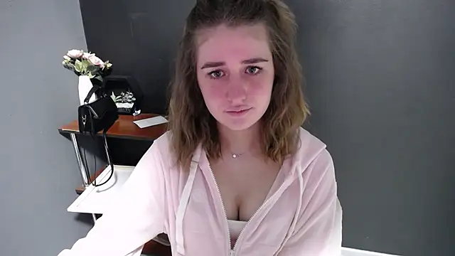 Snapshot of Sunny_siren chatting on 03/25/26, 02:01 Sunny siren online show from 03/25/26, 02:01