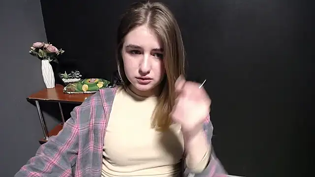 Snapshot of Sunny_siren chatting on 03/26/26, 01:49 Sunny siren online show from 03/26/26, 01:49