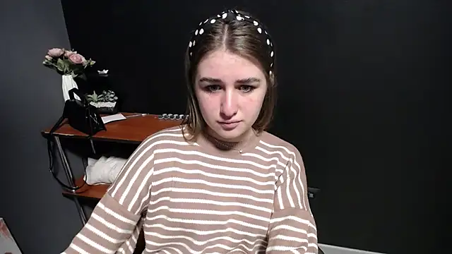 Snapshot of Sunny_siren chatting on 04/06/26, 12:28 Sunny siren online show from 04/06/26, 12:28