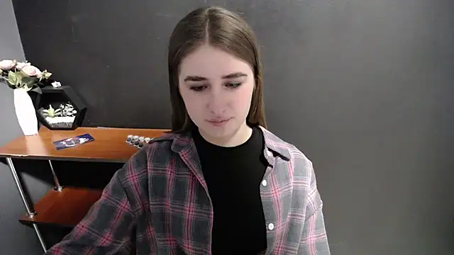 Snapshot of Sunny_siren chatting on 04/21/26, 12:22 Sunny siren online show from 04/21/26, 12:22