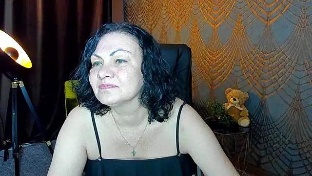 IrissMoon online show from 06/29/26, 05:24