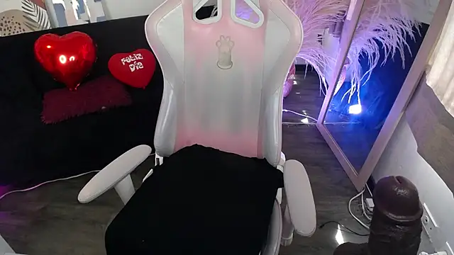 teylo80as online show from 05/11/26, 04:04