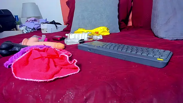 Snapshot of rose_thompson19 chatting on 02/20/26, 07:03 rose thompson19 online show from 02/20/26, 07:03