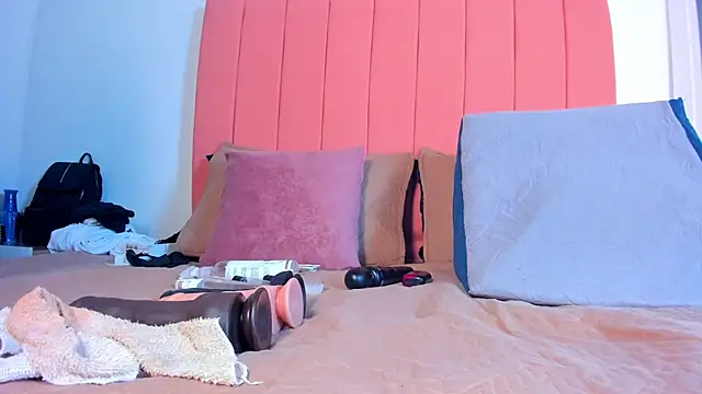 Snapshot of rose_thompson19 chatting on 02/24/26, 07:12 rose thompson19 online show from 02/24/26, 07:12