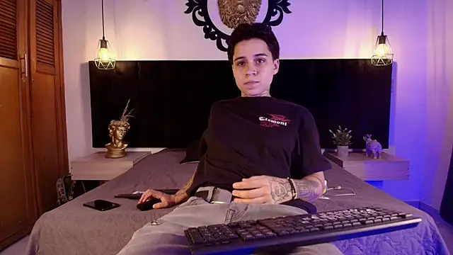 Snapshot of Parker_Noah chatting on 01/17/26, 08:01 Parker Noah online show from 01/17/26, 08:01