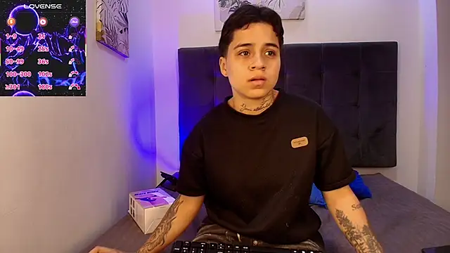 Snapshot of Parker_Noah chatting on 04/08/26, 07:58 Parker Noah online show from 04/08/26, 07:58