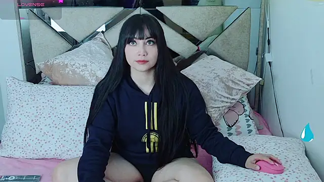 Snapshot of Sabrinaaa__ chatting on 07/07/26, 03:27 Sabrinaaa online show from 07/07/26, 03:27