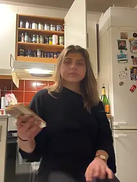 Snapshot of justsomeoneuknow chatting on 02/07/26, 06:44 justsomeoneuknow online show from 02/07/26, 06:44