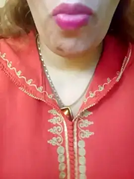Snapshot of Naughty-Yousra chatting on 05/16/26, 12:26 Naughty-Yousra online show from 05/16/26, 12:26