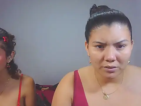 Snapshot of Helena-Paola chatting on 02/04/26, 05:13 Helena-Paola online show from 02/04/26, 05:13