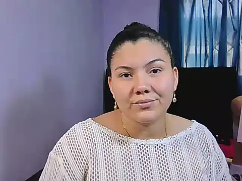 Snapshot of Helena-Paola chatting on 04/03/26, 08:51 Helena-Paola online show from 04/03/26, 08:51