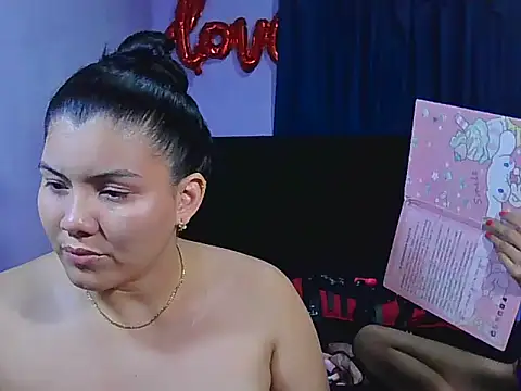 Snapshot of Helena-Paola chatting on 04/15/26, 01:12 Helena-Paola online show from 04/15/26, 01:12